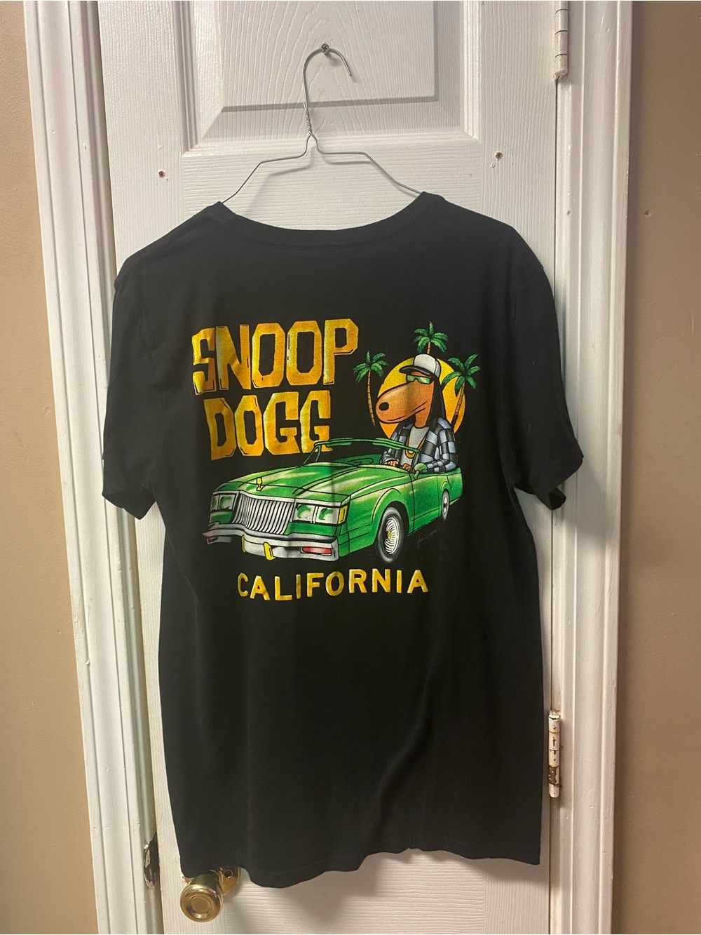 GG Collection Black Snoop Dogg California Graphic Tee with Green Car